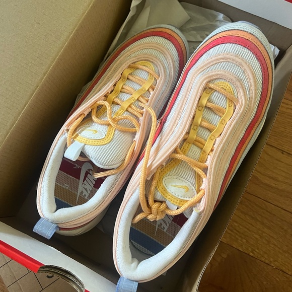 Nike AirMax 97 - Picture 2 of 4
